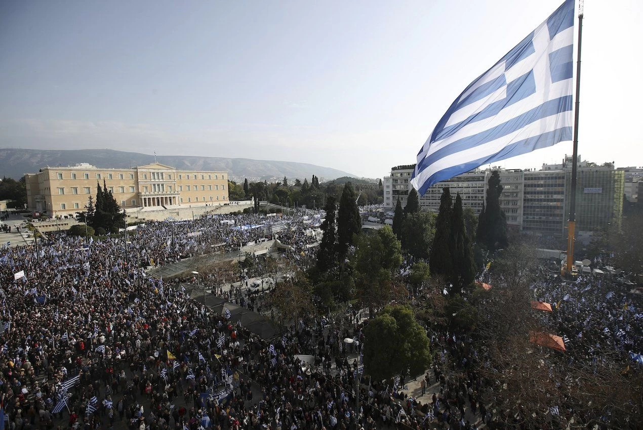 Οι Έλληνες «παγώνουν» την Κυβέρνηση: Χιλιάδες διαδηλωτές κατά της Συμφωνίας των Πρεσπών – Πυρετώδεις ετοιμασίες για το συλλαλητήριο